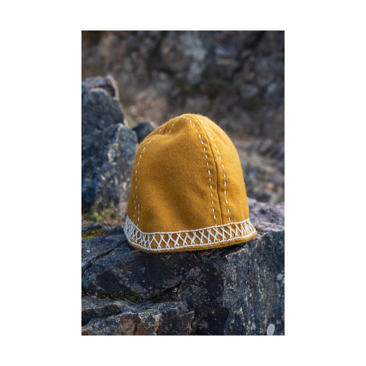 Vikingekasket i uld med broderi sennepsgul - XXL/XXXL