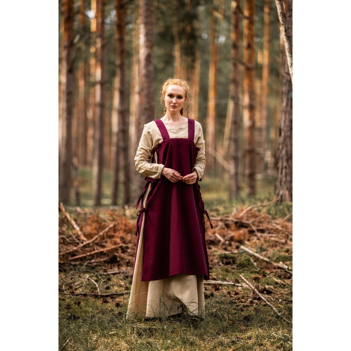 Overtøj rød "Hildegard"