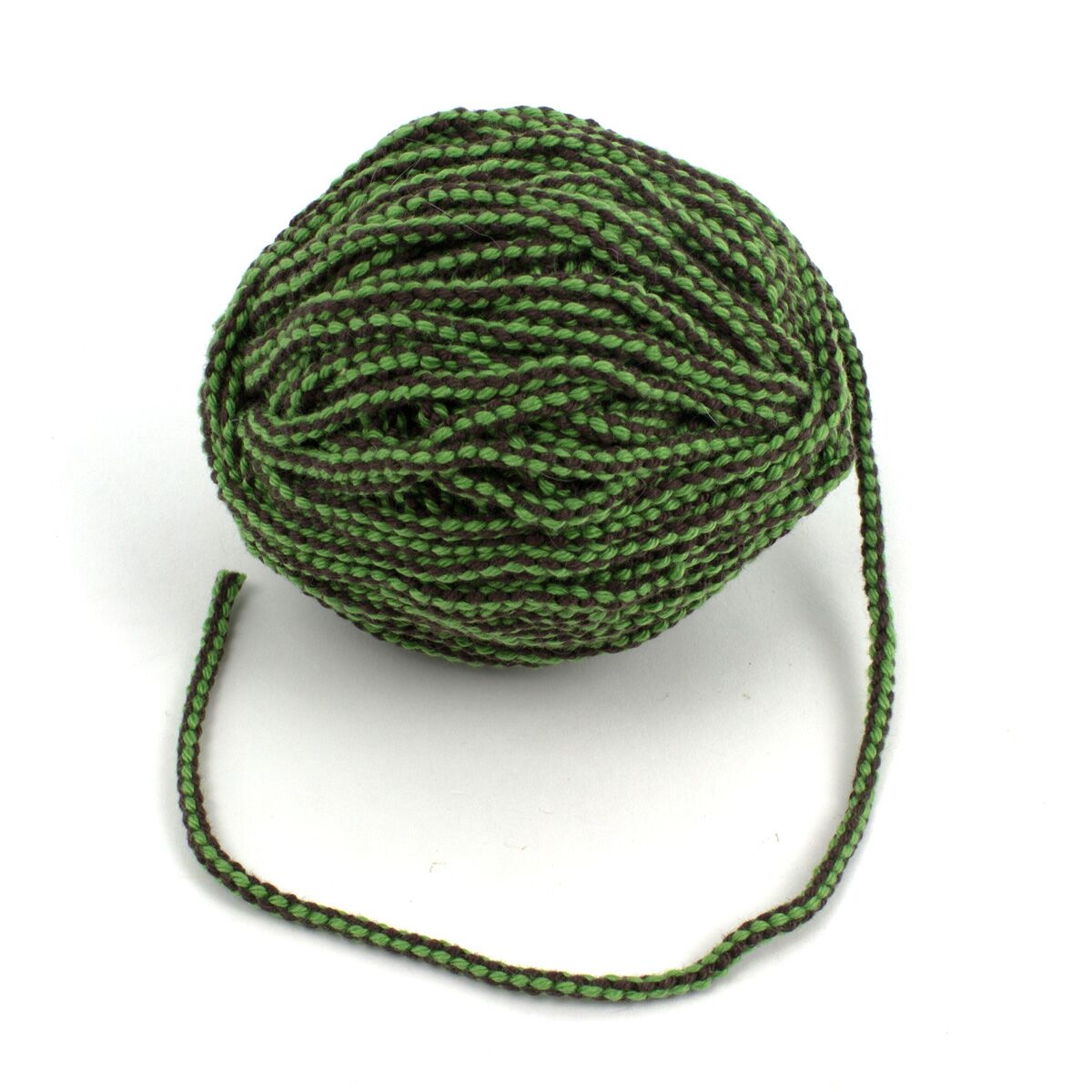 Nesting-snor brun/grøn håndknyttet 10 cm